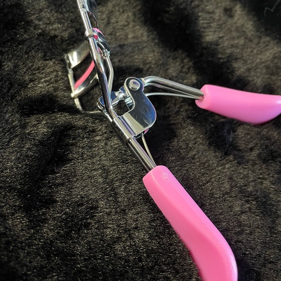 foundation and highlighter bundle - Picture 3 of 4